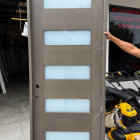 Steves & Sons Regency 36 in. x 96 in. 5L Modern Frosted Glass RHIS Ashwood Stained Fiberglass Prehung Front Door