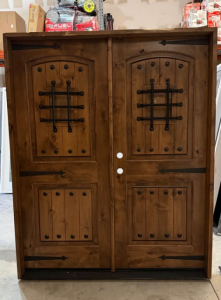 Krosswood Doors64 in. x 80 in. Mediterranean Knotty Alder Arch Top with Red Mahogony Stain Right-Hand Wood Double Prehung Front Door