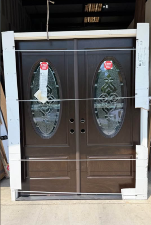 Feather River Doors 74 in.x81.625 in. Silverdale Brass 3/4 Oval Lt Stained Chestnut Mahogany Right-Hand Fiberglass Double Prehung Front Door